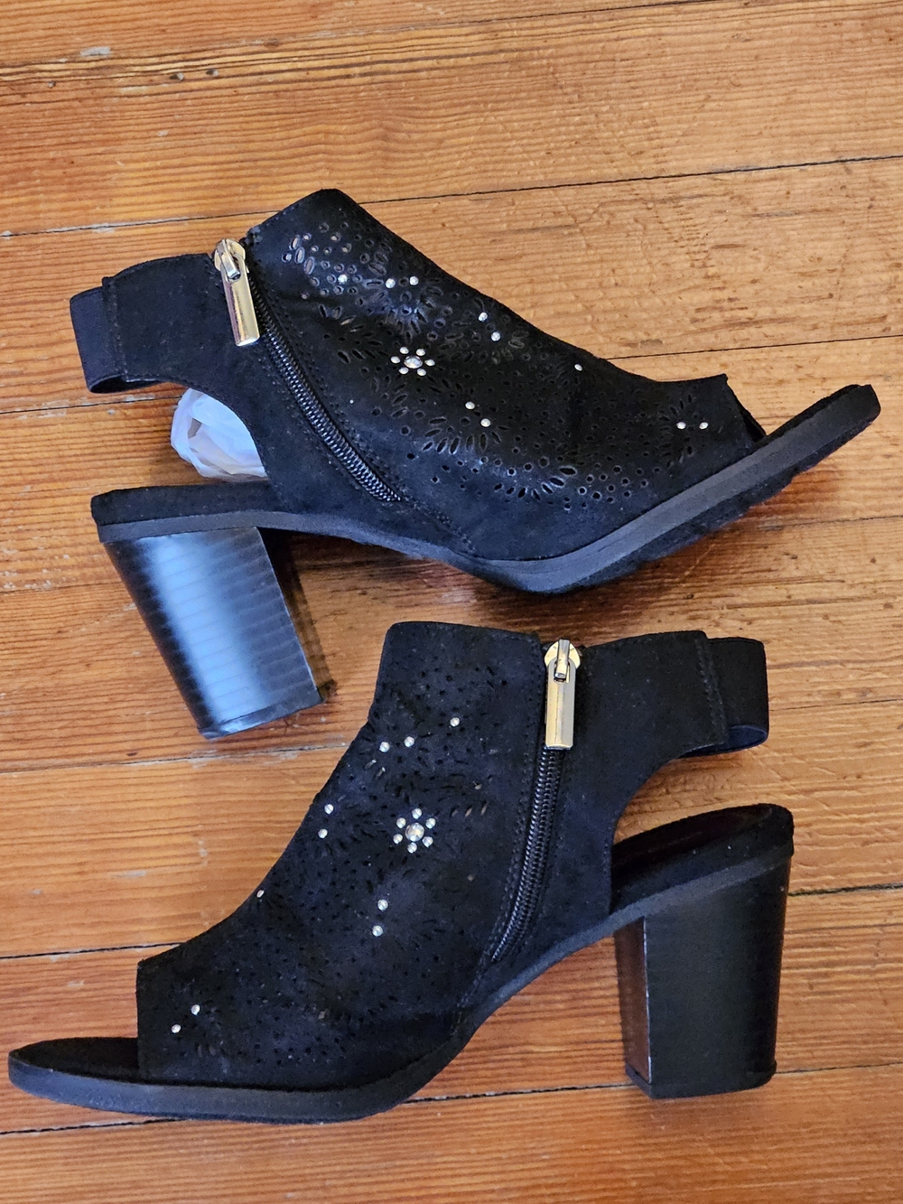Women's Black Open-Toe Block Heel Sandals with Zip Detail